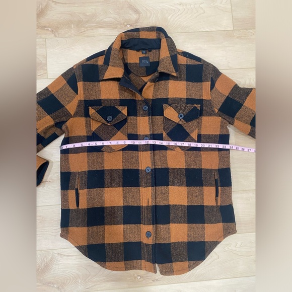 Plaid Jacket, oversized. Button down - Picture 8 of 10